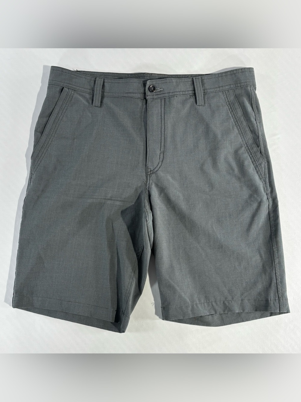 G.H. Bass & Co. Men's Charcoal Flat-Front Performance Shorts 38